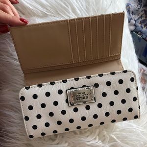 Women’s GUESS wallet